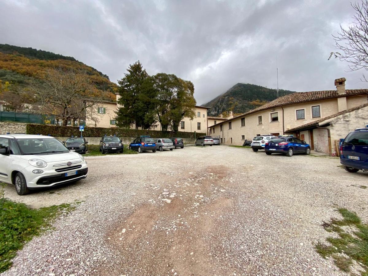 Red House Lejlighed Gubbio Eksteriør billede